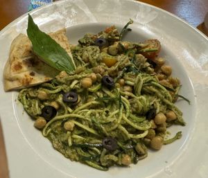 A very delicious vegan zucchini pasta pest dish    at Verdi in Tela