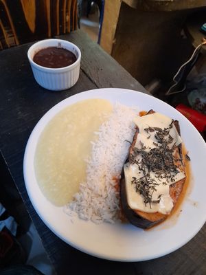 Berinjela caprese, com manjericão 🌱 at Zé Vegano in Rio De Janeiro