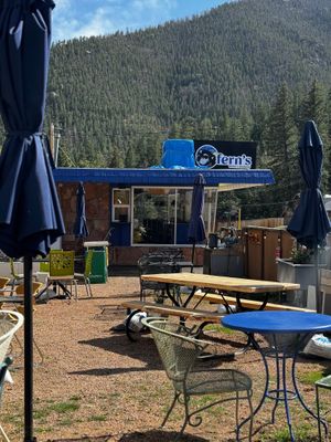 Dog friendly patio  at Fern's Diner + Drinkery in Cascade