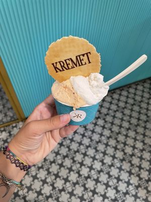 Peach 🍑 & Banana 🍌  at Kremet Gelateria in Cagliari