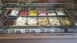 Vegan ice cream offer at Kremet Gelateria in Cagliari