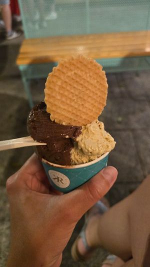 Pistacchio and dark chocolate at Kremet Gelateria in Cagliari