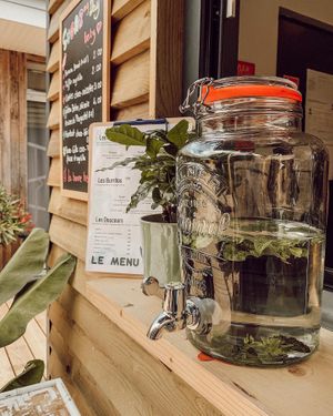 Free table water  at Face au Bowl in Crozon