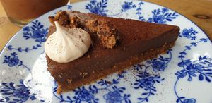 Tarte aux choco at Face au Bowl in Crozon