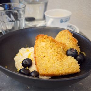 Lemon polenta cake, with almond cream and blueberries (Vegan) 6e at Ephéméride in Sare