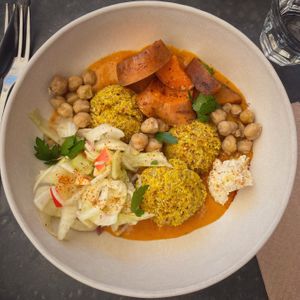 Polenta balls, sweet potato cream, broiled chick peas, fenel& apple, almond ricotta (Vegan, 15e) at Ephéméride in Sare