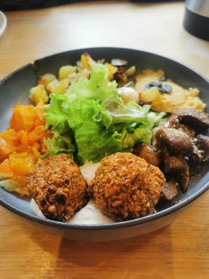 VG bowl at Mazette ! in Arles