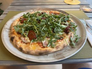 Pizza Vegana (ohne Oliven)  at Scartuccio in Lagos