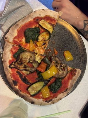 Roasted vegetable pizza with no cheesee  at Mauriz Keller - Restaurant - Pizzeria in Ortisei