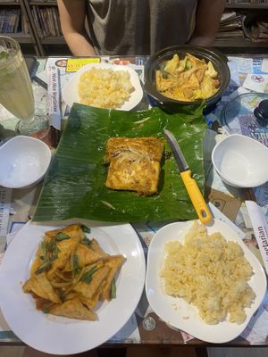 Sweet and sour tofu, tofu in clay pot and stuff tofu garlic rice   at Minh Hien in Hoi An