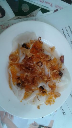 white roses at Minh Hien in Hoi An