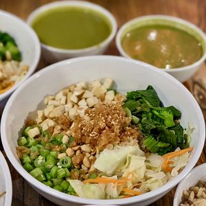 Thunder Tea Brown Rice at Lotus Vegetarian Kitchen 素悟 - VivoCity in Central Singapore