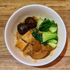 Handmade Noodles with Braised Mushrooms at Lotus Vegetarian Kitchen 素悟 - VivoCity in Central Singapore