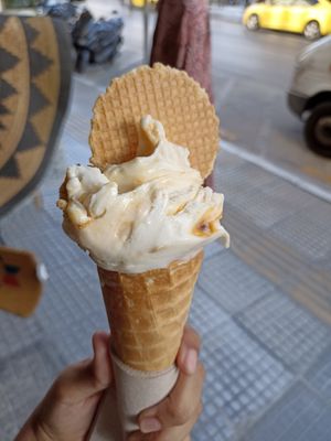 Passion fruit and cream at Plan(e)t Ice Cream in Athens