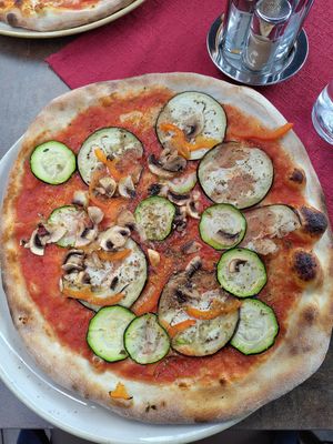 Pizza ortolano without cheese at Casa Antica in Heiligenblut Am Grossglockner