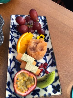 Fruit platter  at Tàn Chá Restaurant  in Dubai