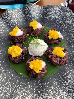 Mango rice at Tàn Chá Restaurant  in Dubai