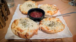 Vegan garlic bread at Cosy Restaurant in Crete