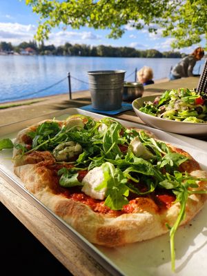 Pizza Margherita w/ Cashew Mozzarella at MOLO in Hannover