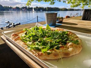 Woody Pizza w/ Truffel oil and white sauce at MOLO in Hannover