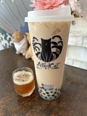 Coconut bubble tea and passion fruit  tea  at Alley Cat in Airlie Beach