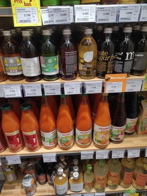 Juices at Naturalia in La Rochelle