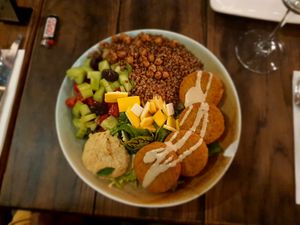 Buddha bowl at Ambiyans in Istanbul
