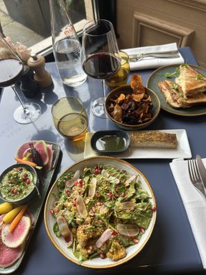 Tutto molto ottimo! Curato nei minimi dettagli e anche di qualità! Prezzo alto per noi italiani ma normale per essere a Parigi! Super consigliato!  at Café 52 in Paris