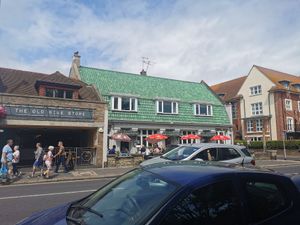Pub from the outside at Cow & Oak in Worthing