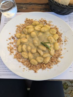 Gnocchi mit Zucchinisoße at Bicigrill in San Michele Alladige