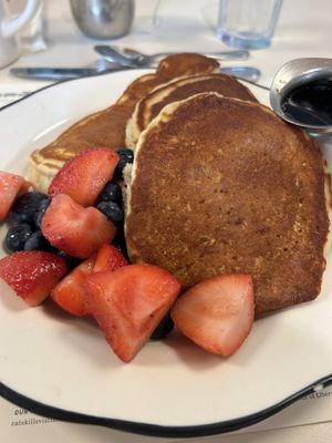 🥞 🍓 🫐   at Phoenicia Diner in Phoenicia