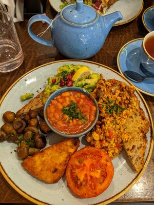 vegan full breakfast at Victoria House in London