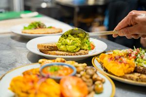 Make memories with yummy meal at Victoria House at Victoria House in London