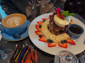 serves your cravings right at Victoria House in London