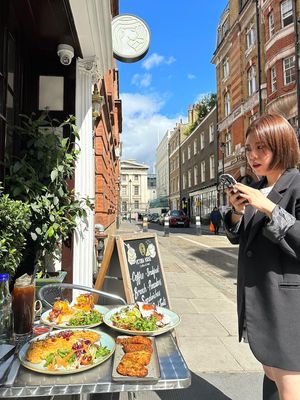 The perfect spot for brunch at Victoria House in London