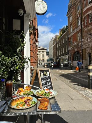 The perfect spot for brunch at Victoria House in London