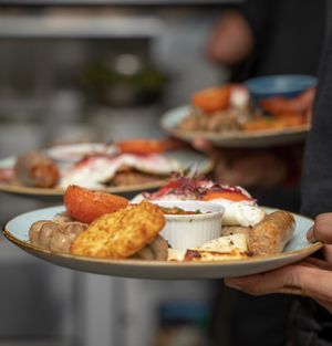 Serving the best English breakfast at Victoria House in London