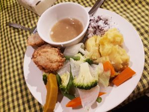 Soy meat ball, vagetable, potato, rice at Veggie Tables in Vang Vieng