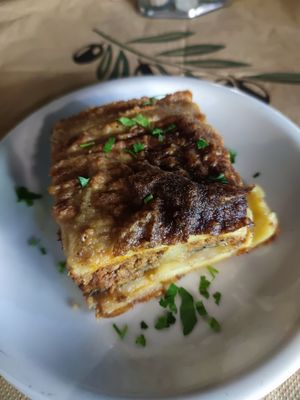 Mousaka at Exesion - Εξαίσιον in Paros