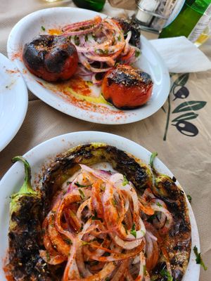 Grilled tomatoes and grilled hot peppers at Exesion - Εξαίσιον in Paros