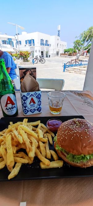 Vegan burger at Exesion - Εξαίσιον in Paros