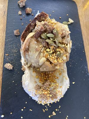 Apple pie with crumble  at El Peral Valparaiso in Valparaiso