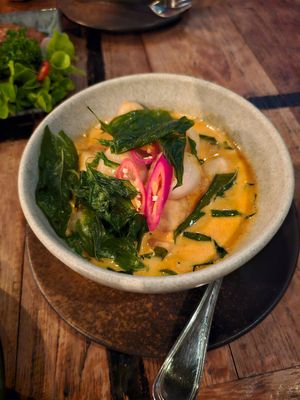 Vegan red curry with tofu and lychee at Bangkok Heightz in Bangkok
