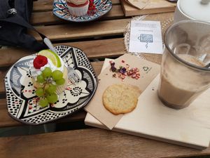 Vegan Cupcake and Chai with Oatmilk at Tatis Café in Dortmund