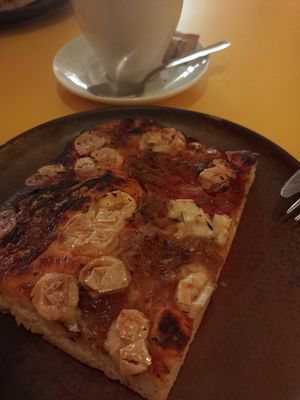 Vegan Feta cheese pizza at Santa Vegana in Barcelona