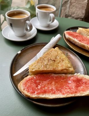 Potato tortilla and pan con tomate   at Santa Vegana in Barcelona