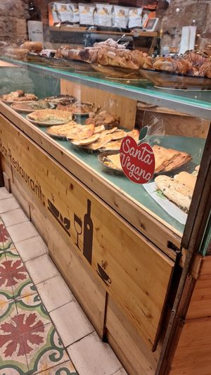 Una variedad de opciones deliciosas y tradicionales at Santa Vegana in Barcelona