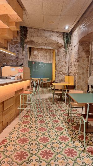 Un lugar con un diseño muy bonito at Santa Vegana in Barcelona