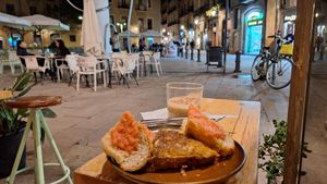 Perfecto para disfrutar del hermoso Barri Gòtic 🇪🇸 at Santa Vegana in Barcelona