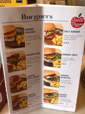 Carta hamburguesas at Santa Vegana in Barcelona